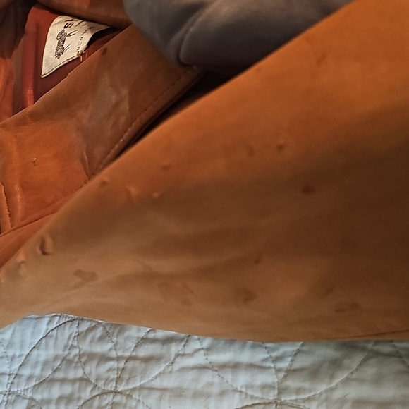 Vintage Women's Tan Leather Jacket - Picture 12 of 12